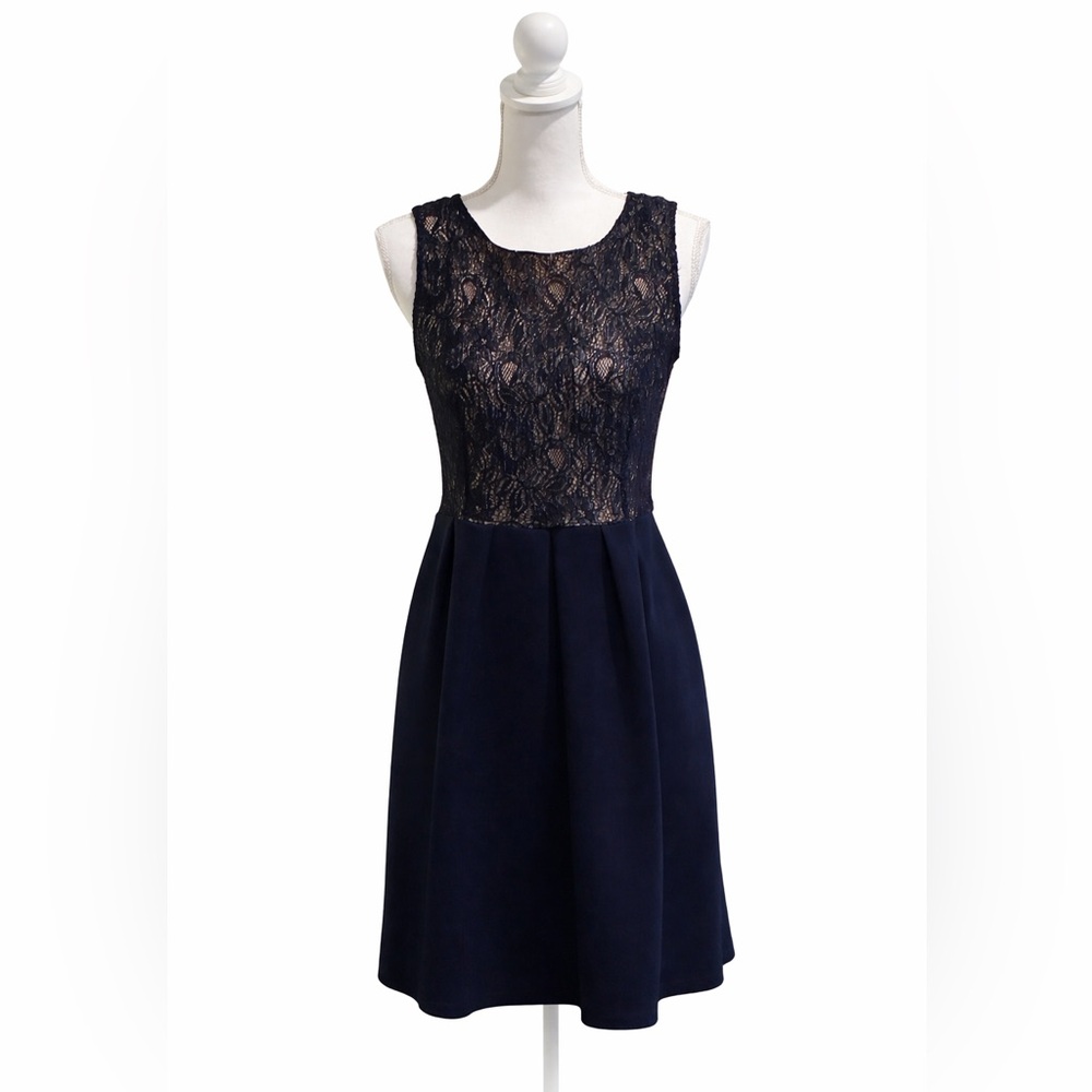 ✨ EnFocus Studio Size 8 Navy Lace Dress Nude Lining Cocktail Party Fit & Flare ✨